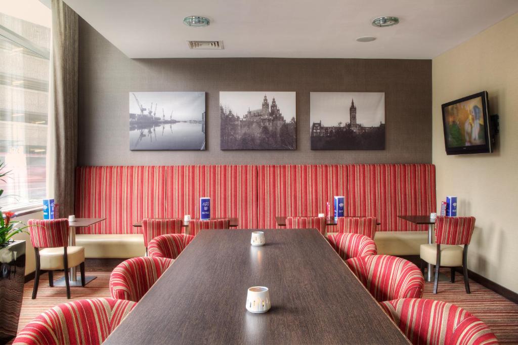 Posezení v ubytování Holiday Inn Express - Glasgow - City Ctr Theatreland by IHG