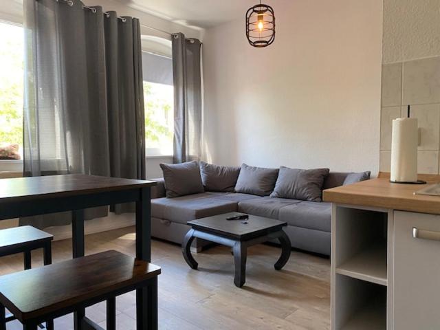 Industry - Appartement mit Balkon - Appartamento Con Una Camera Da Letto