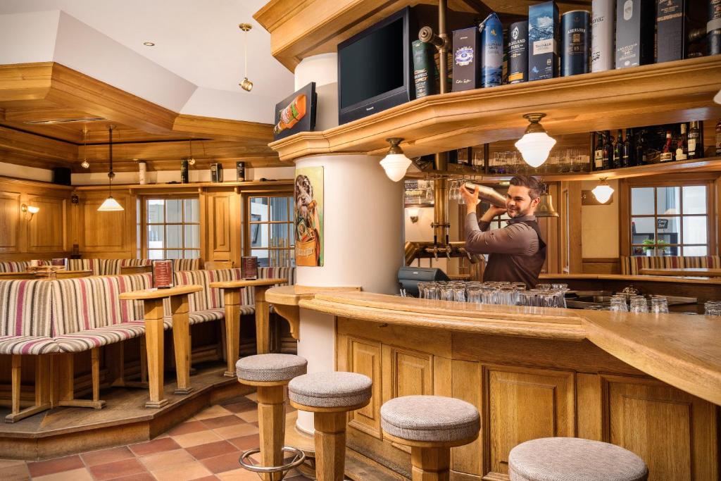 Lounge nebo bar v ubytování HI Hotel International Hamburg
