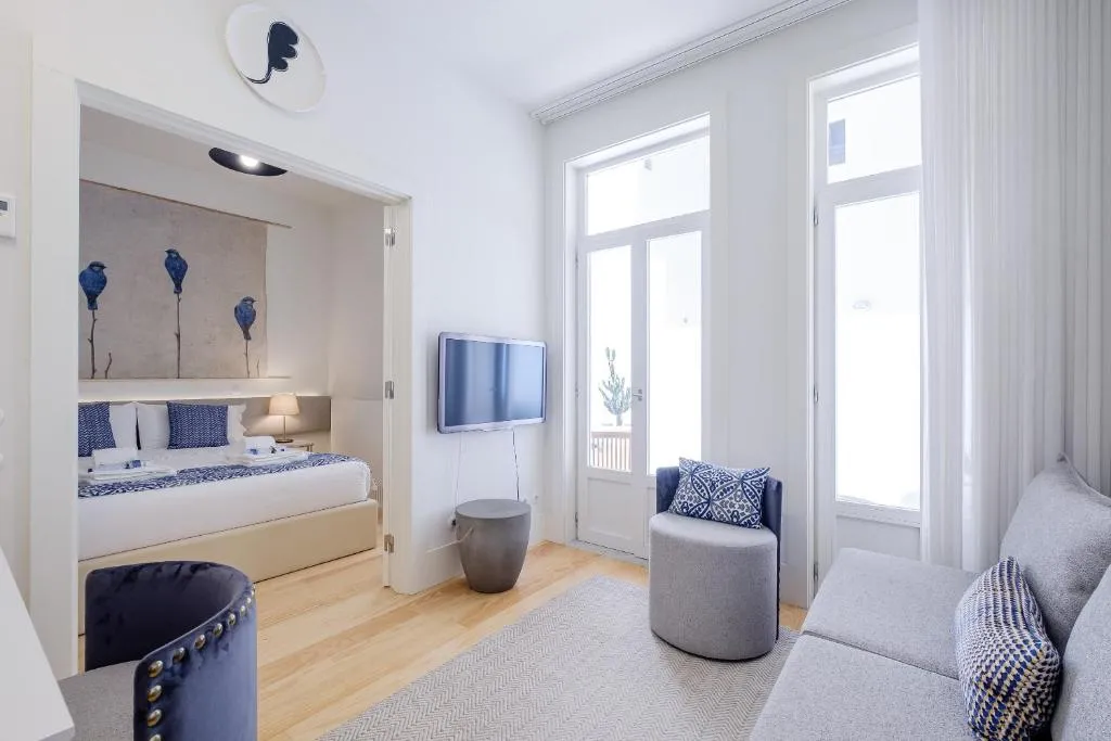 BOUTIQUE Rentals-Flores Terrace historical centre, Porto, Portugal