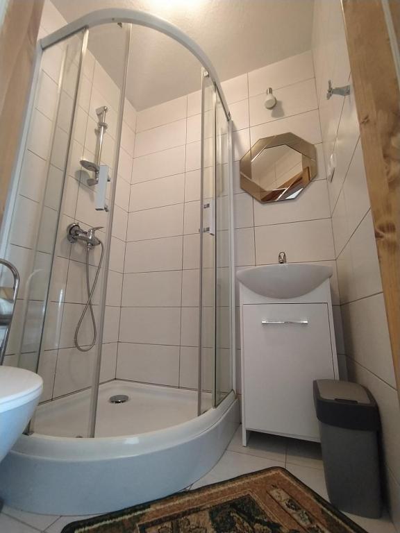 Kúpeľňa v ubytovaní Pokoje Gościnne U Babuni