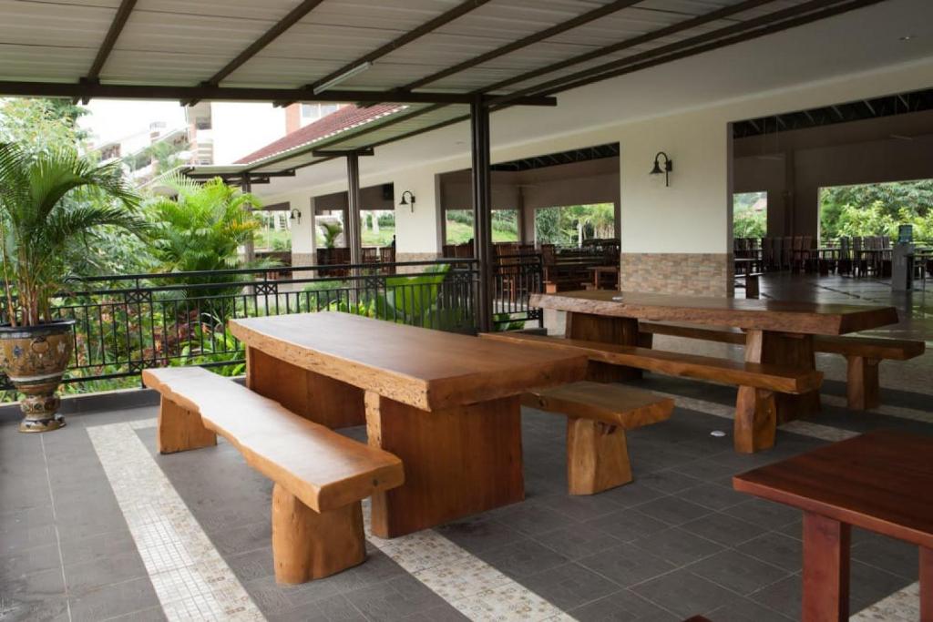 Restaurace v ubytování Taman Bukit Palem Resort