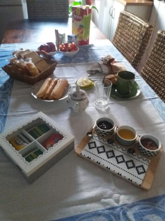 Jedlo v ubytovaní bed & breakfast alebo blízkom okolí