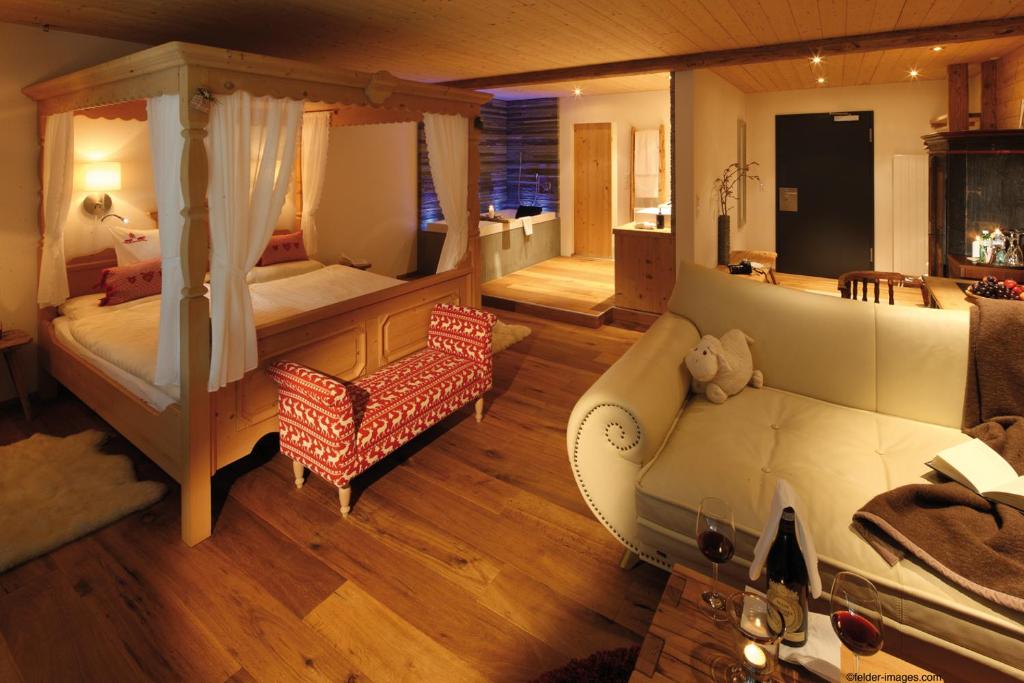 Postel nebo postele na pokoji v ubytování Hotel Rovanada Wellness & BergNatur