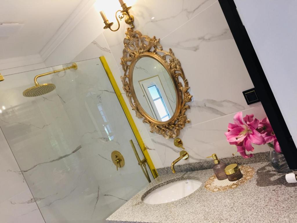 Kúpeľňa v ubytovaní Domek w Pieninach Apartament Pałacowy Liliana