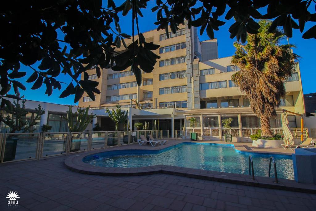 Bazén v ubytování Hotel Chagall nebo v jeho okolí