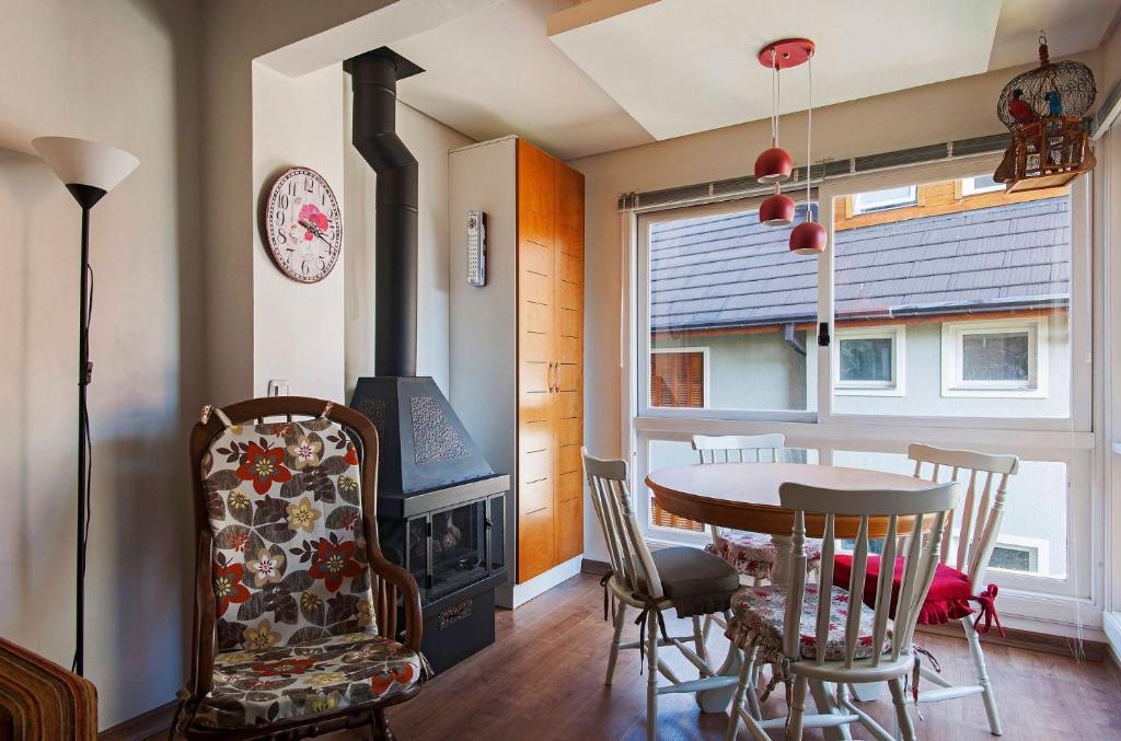 MORADA 208 - SEU LOCAL NO CENTRO DE GRAMADO (4PAX)  MORADA 208 - SEU LOCAL NO CENTRO DE GRAMADO (4PAX)