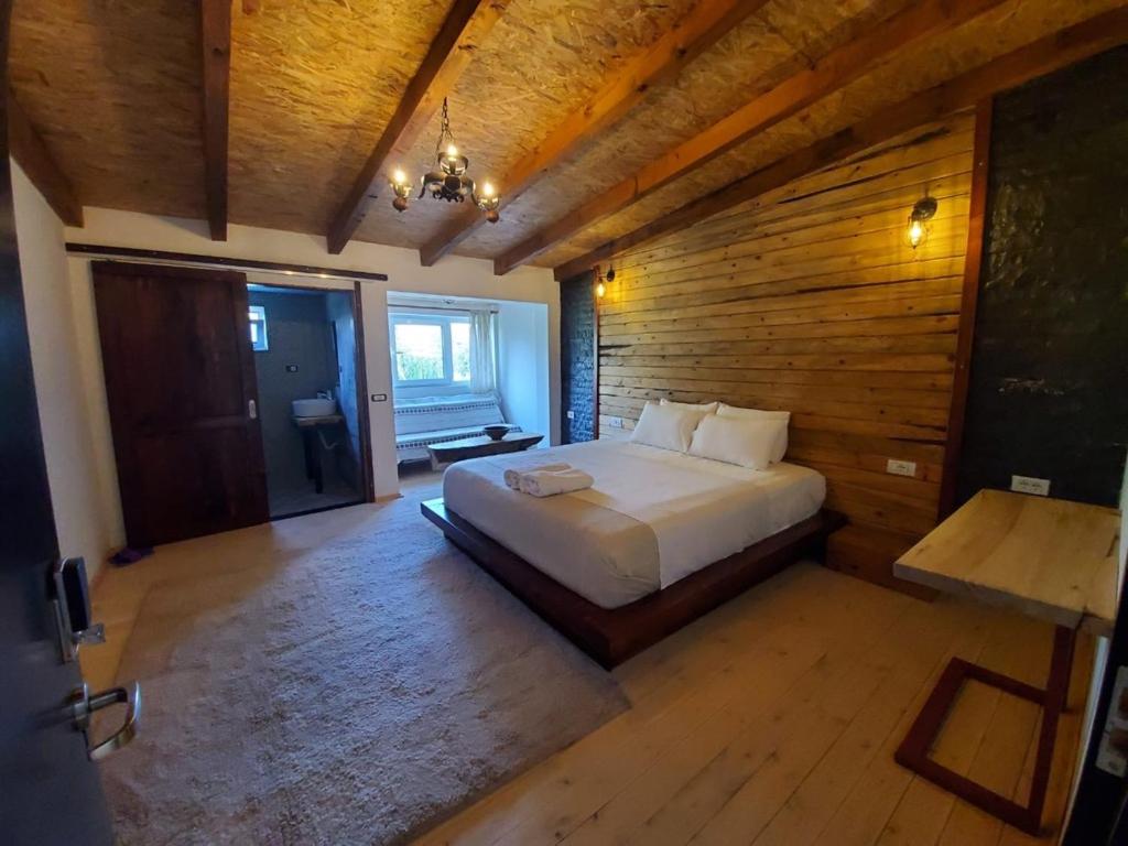 Fotografie z fotogalerie ubytování Hotel Devi v destinaci Ersekë