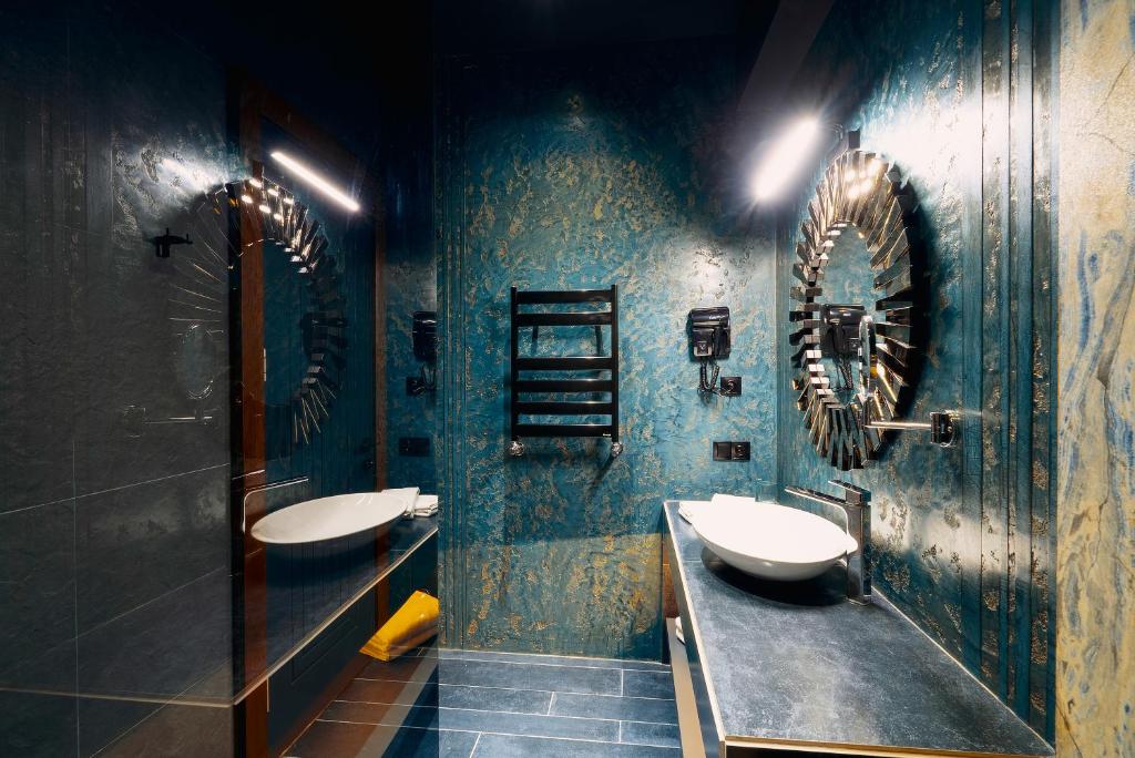Tapis Rouge Design Boutique Hotel - Family Suite With Balcony