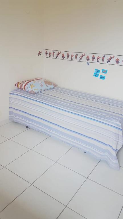  Ap família pé na praia com churrasqueira
