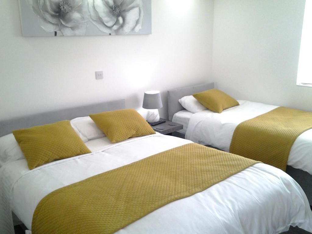 Lady Charlotte Guest rooms triple rooms - Habitación Cuádruple Con Baño Privado