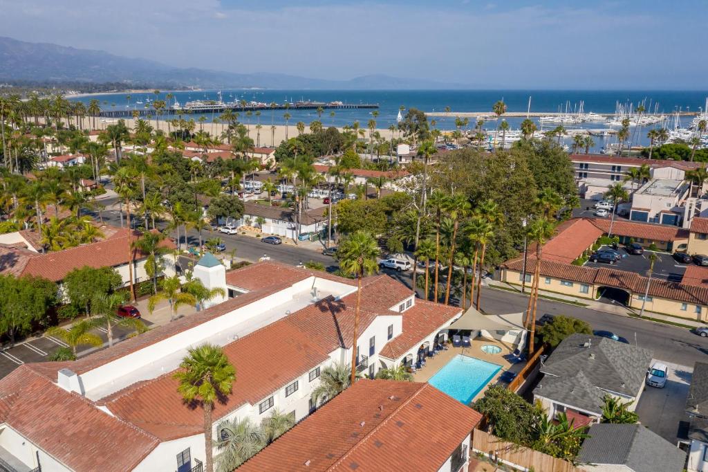 Mason Beach Inn photo