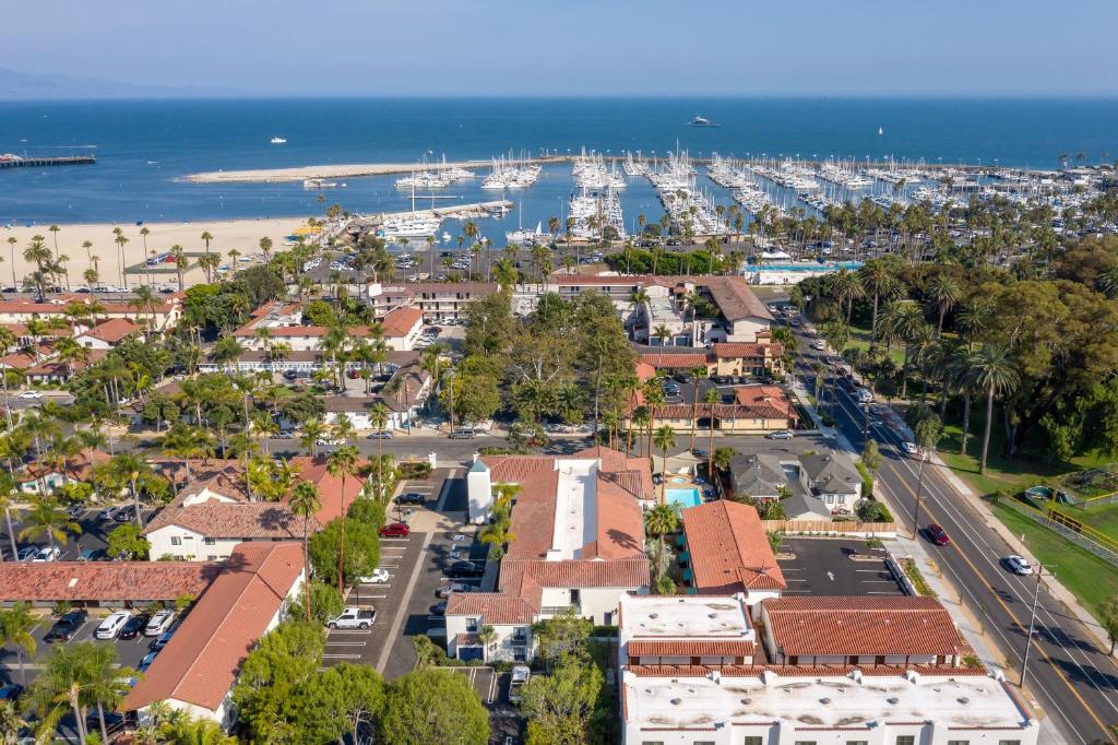 Mason Beach Inn photo