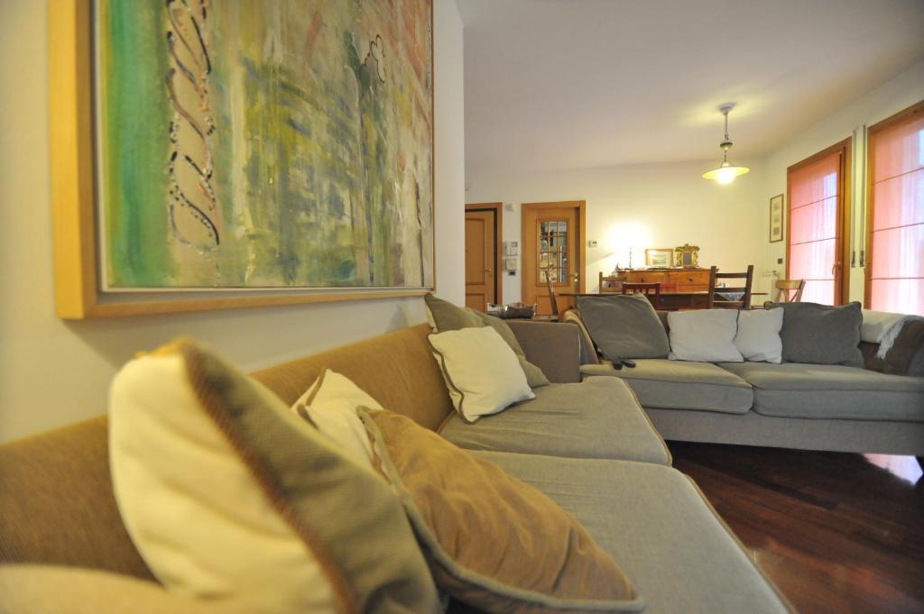A seating area at Appartamento Cavalli