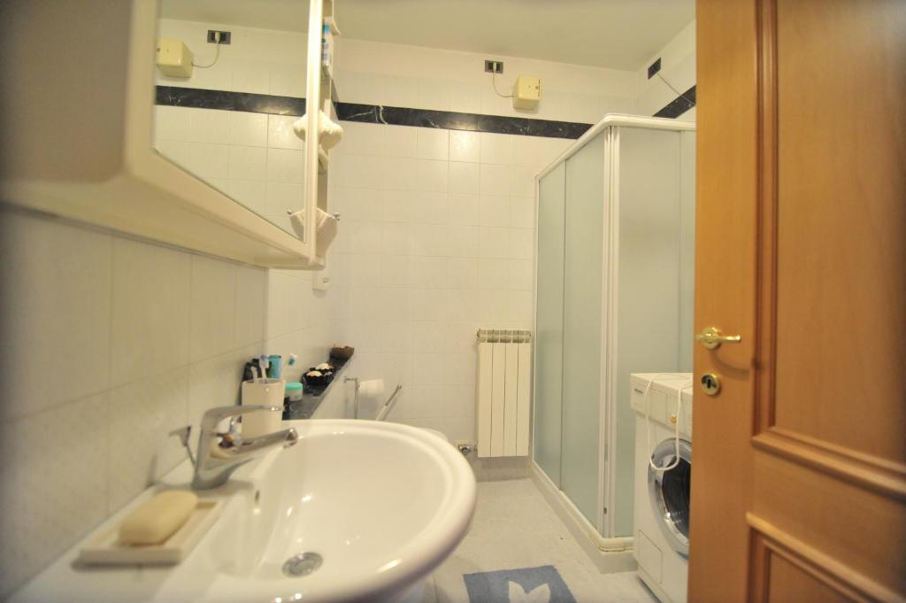 A bathroom at Appartamento Cavalli