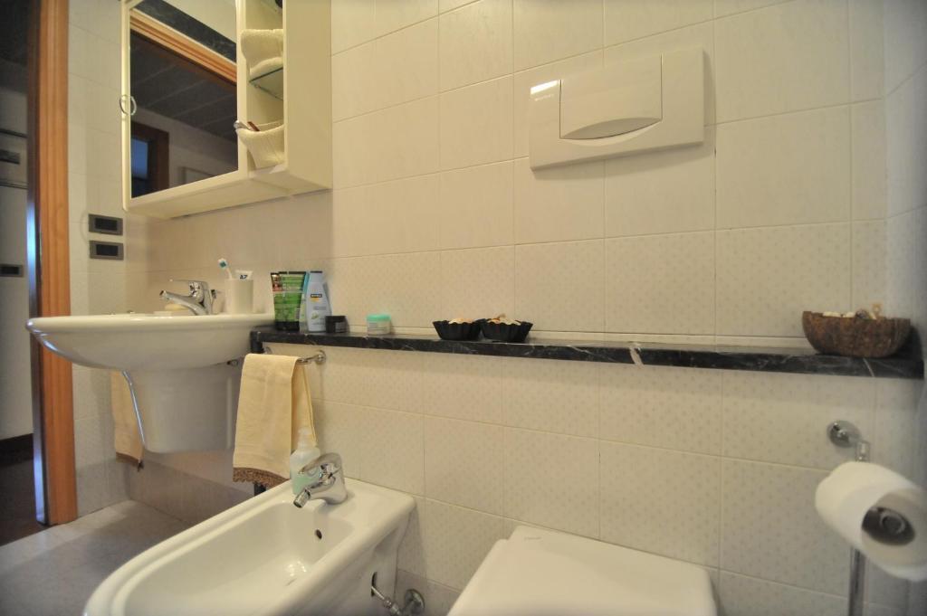 A bathroom at Appartamento Cavalli