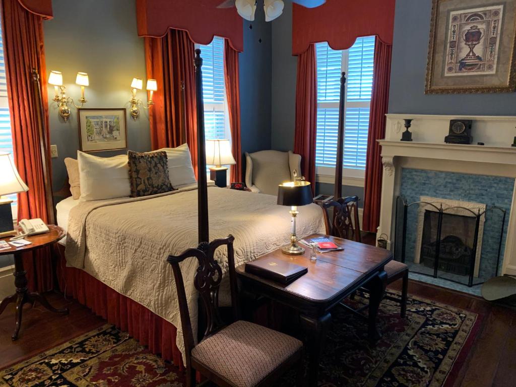 1842 Inn - Quarto Superior Com Cama King-size