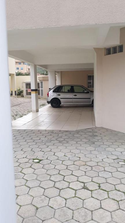  Excelente Apto -Frente com sacada com churrasqueira - Bombas