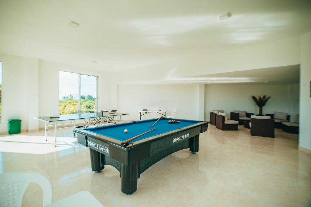 Biliár nebo kulečník v ubytování Hotel Arrayanes del Quindío