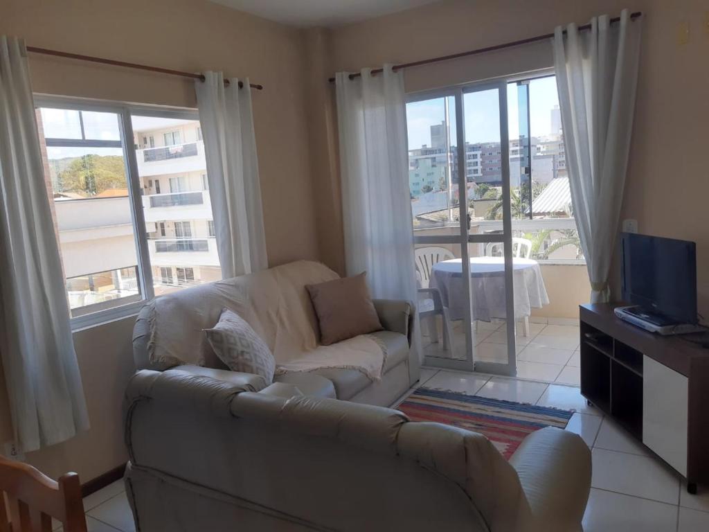  Excelente Apto -Frente com sacada com churrasqueira - Bombas