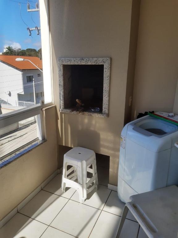  Excelente Apto -Frente com sacada com churrasqueira - Bombas