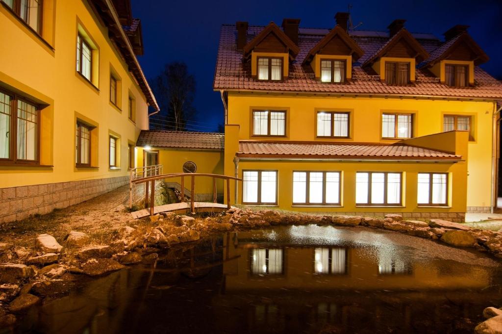 Budova, v ktorej sa hotel nachádza