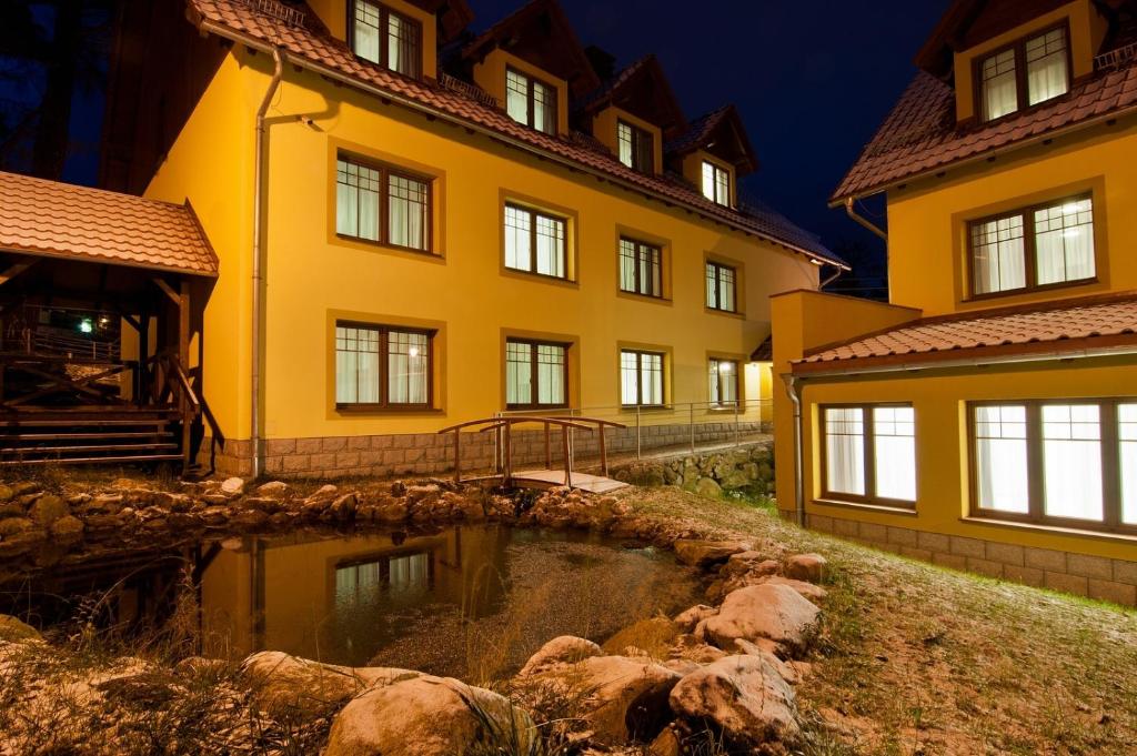 Budova, v ktorej sa hotel nachádza