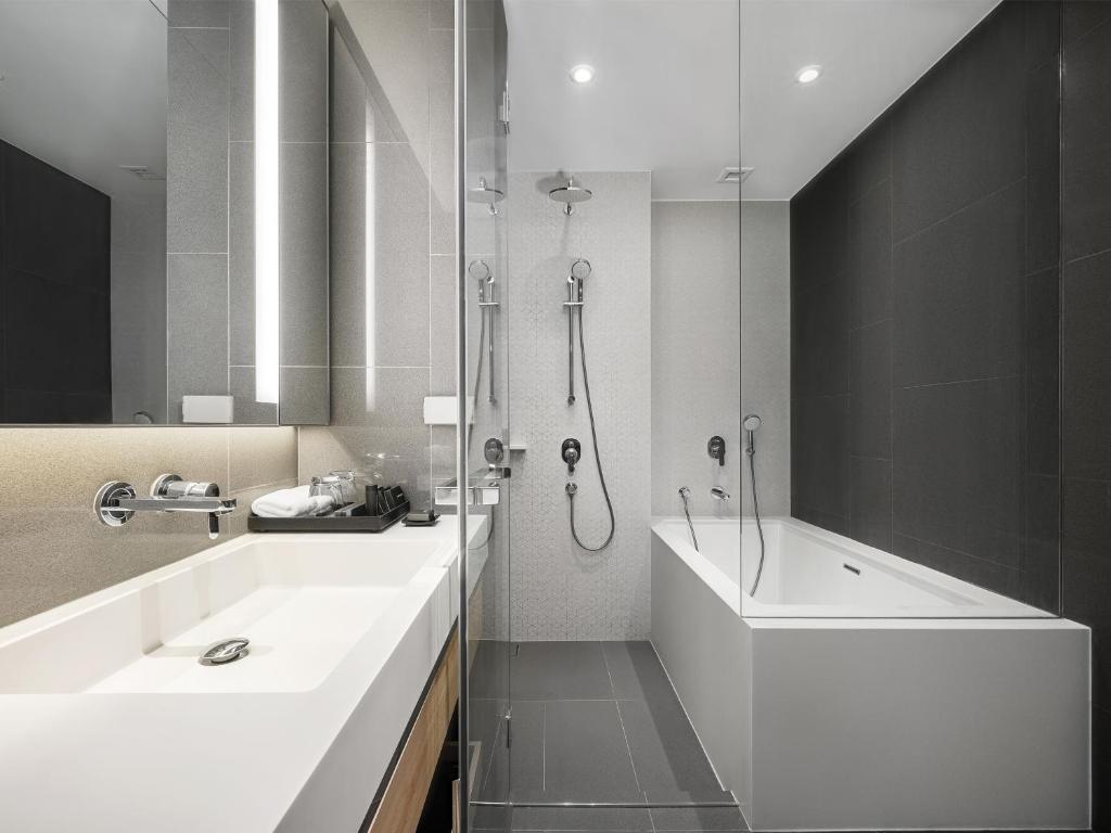 Koupelna v ubytování Oakwood Suites Bangkok
