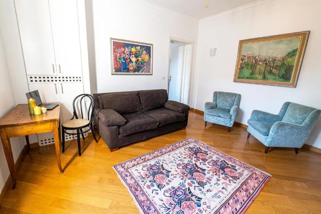 Guggeinheim Apartment, Venice, Italy