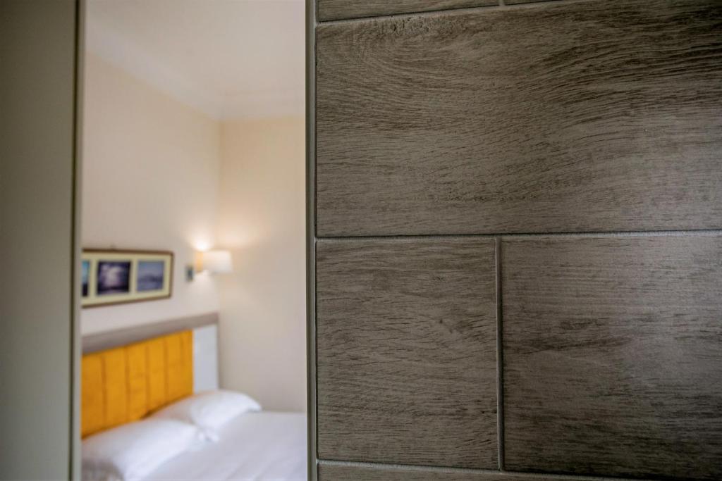 Hôtel Le Dauphin - Double Room - Mountain Side