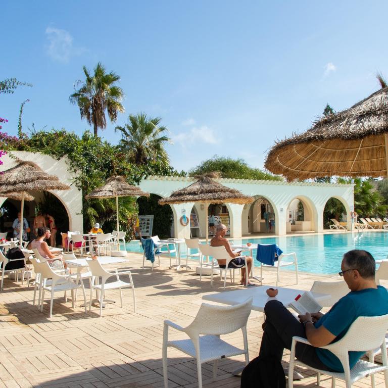 Bazén v ubytování Seabel Alhambra Beach Golf & Spa nebo v jeho okolí