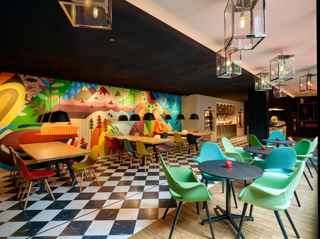 Coin salon dans l'établissement citizenM Paris Gare de Lyon