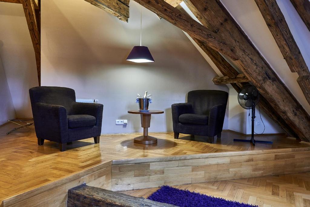 Three Golden Crowns Apartments - Resim 23