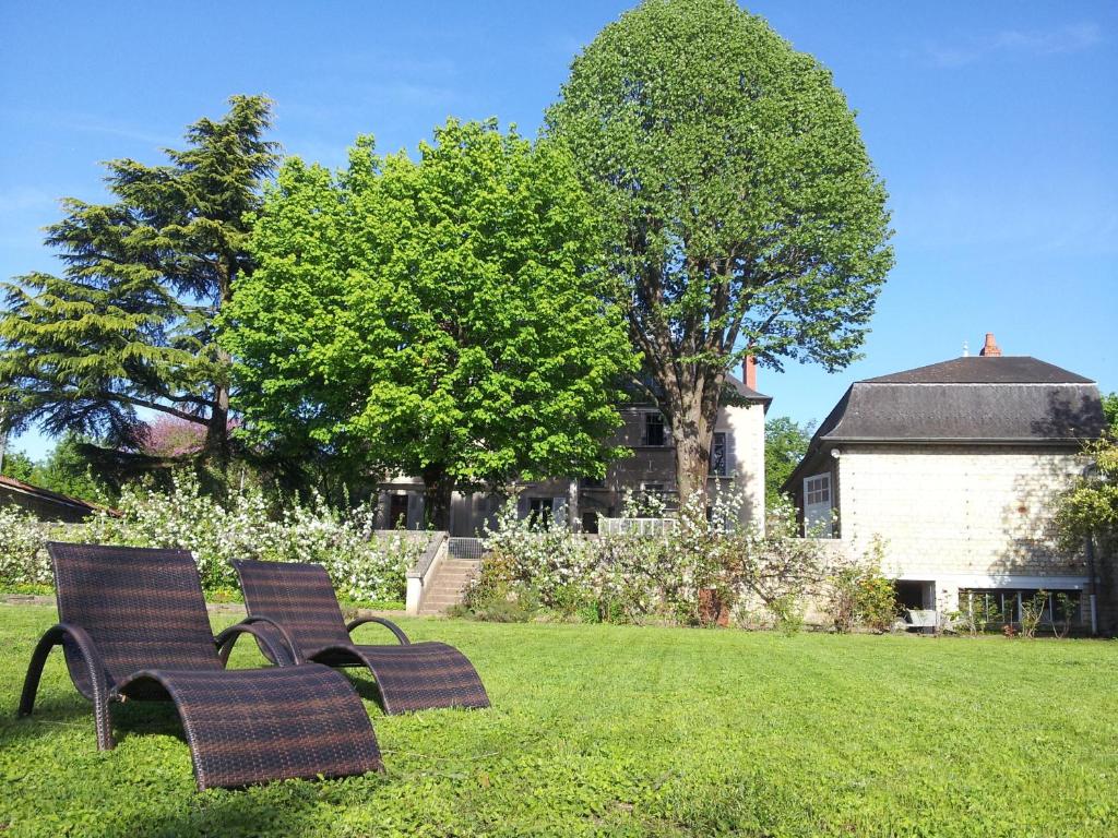 Zahrada ubytování Chambres d'Hôtes de luxe Côté Parc-Côté Jardin avec parking privé gratuit