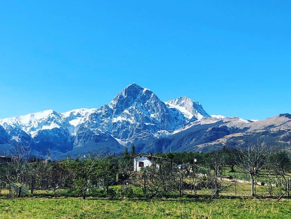 Vue générale sur la montagne ou vue sur la montagne depuis la maison de vacances