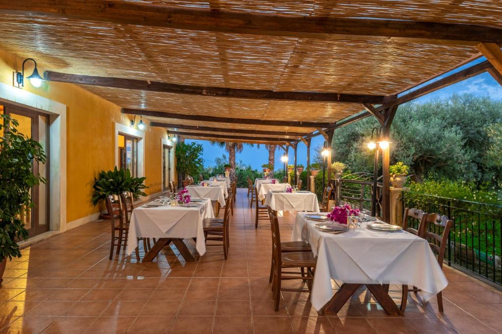 Restaurace v ubytování Agriturismo Borgo degli ulivi