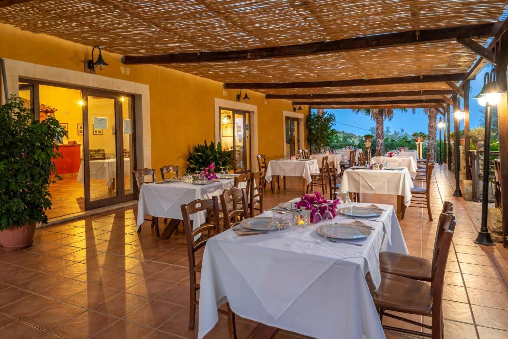 Restaurace v ubytování Agriturismo Borgo degli ulivi