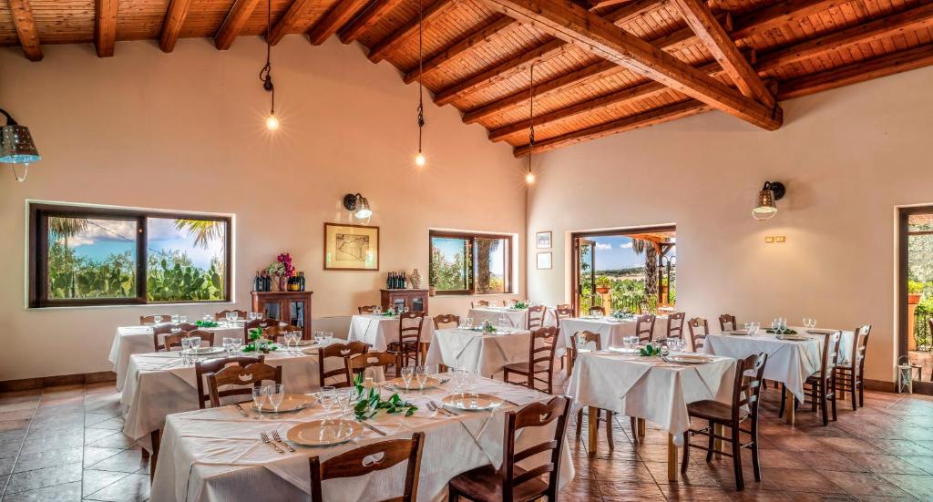 Restaurace v ubytování Agriturismo Borgo degli ulivi