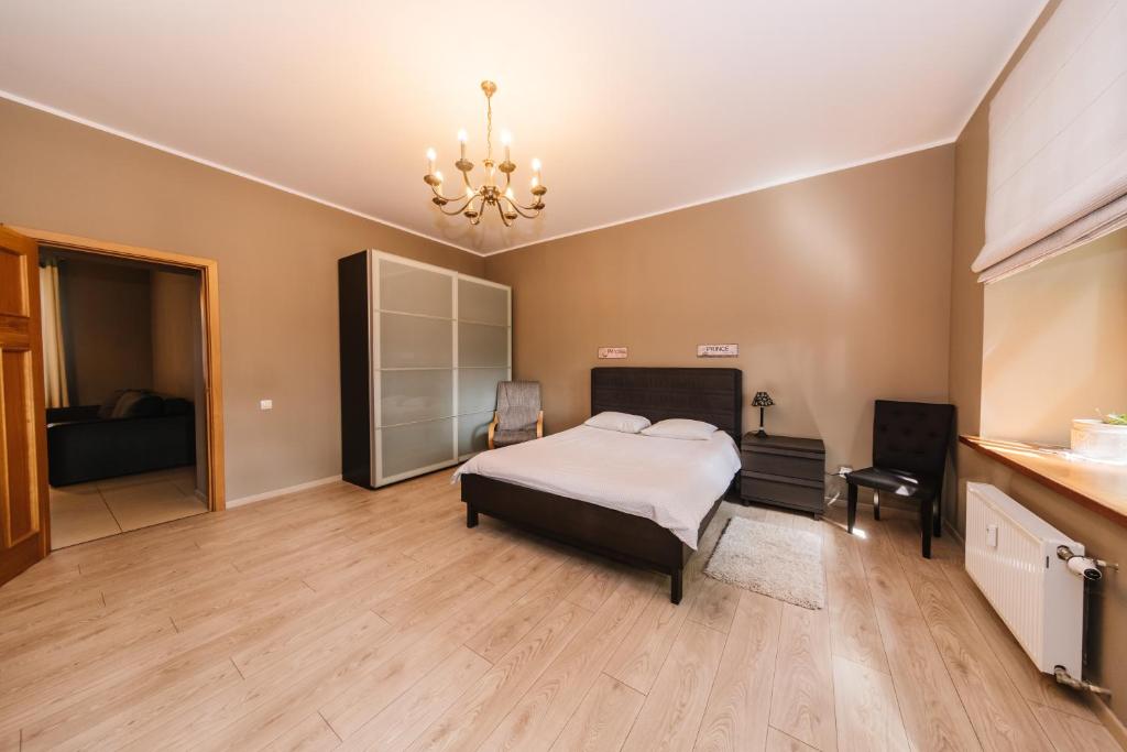 Kroņu nami - Two-Bedroom Apartment