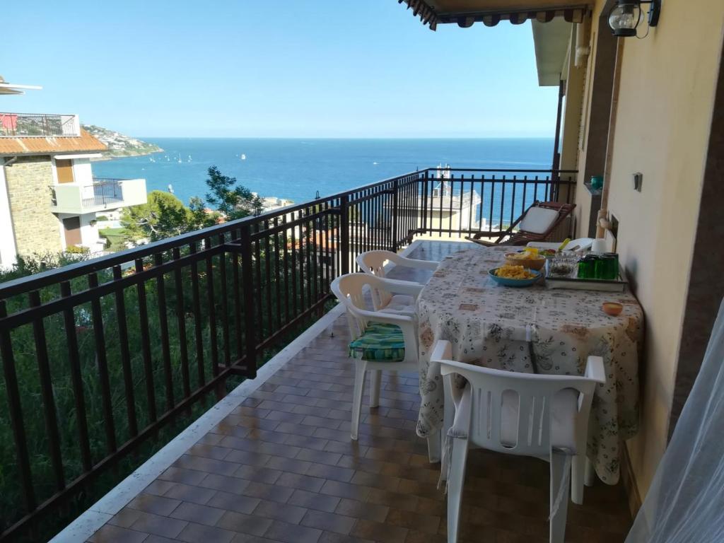 A balcony or terrace at Una terrazza sul mare