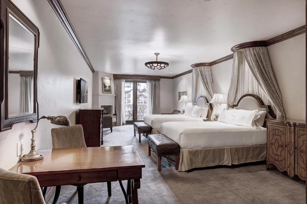The Arrabelle at Vail Square, a RockResort - Deluxe Queen Room Con Dos Camas Queen