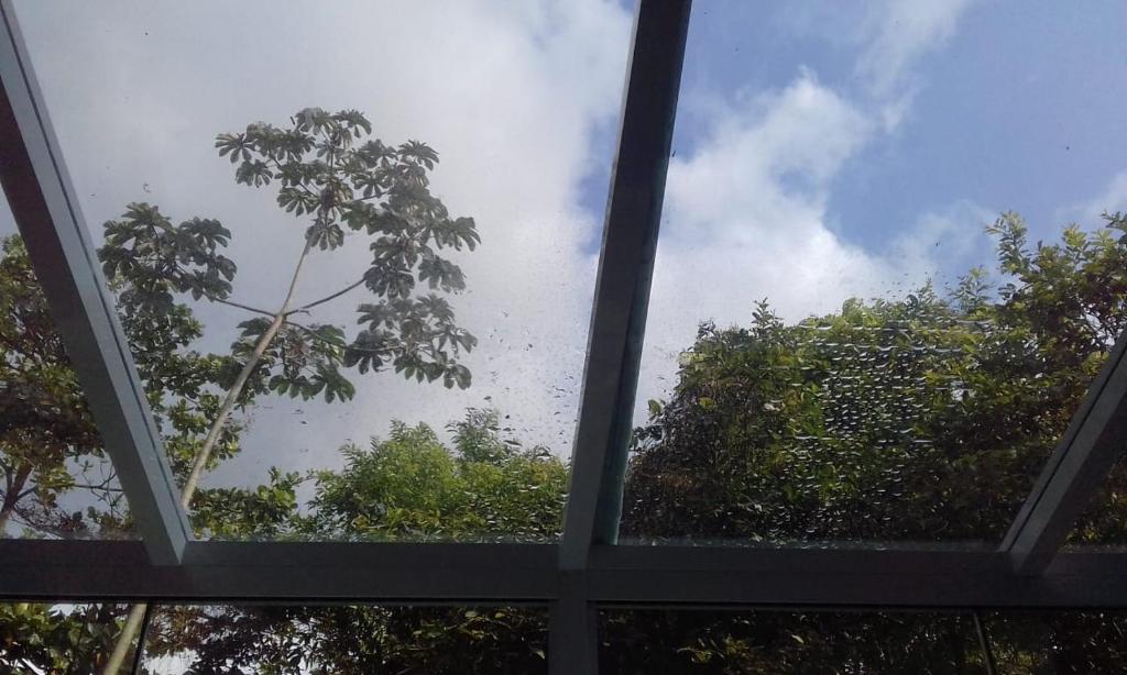  Apartamento em Maranduba a 500 metros da praia