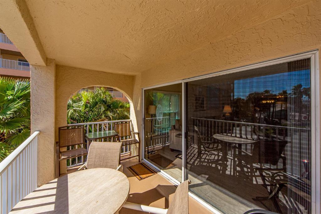 Μπαλκόνι ή βεράντα στο 101 Beach Place Condos