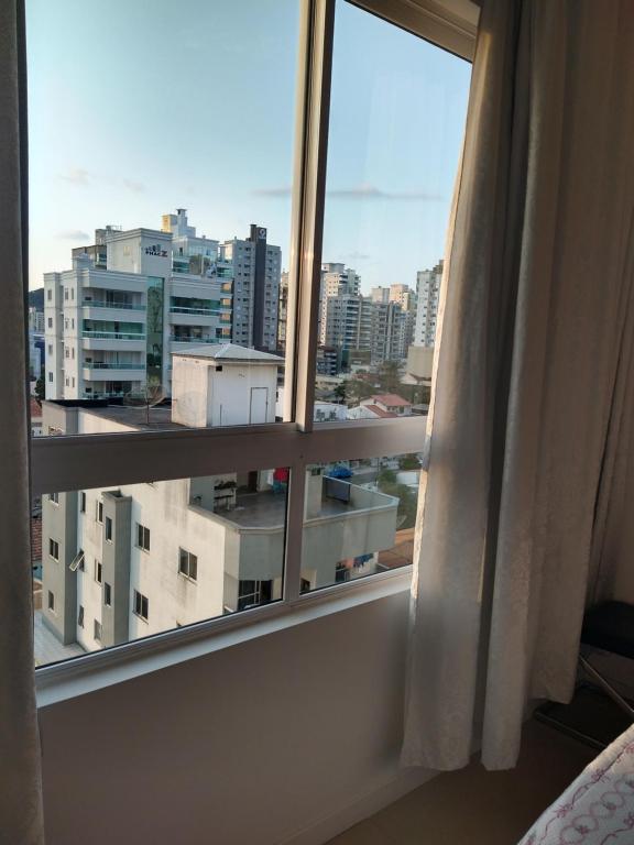  Suítes em Apartamento de Família