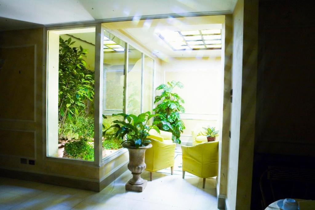 Corona D'Italia - Resim 15