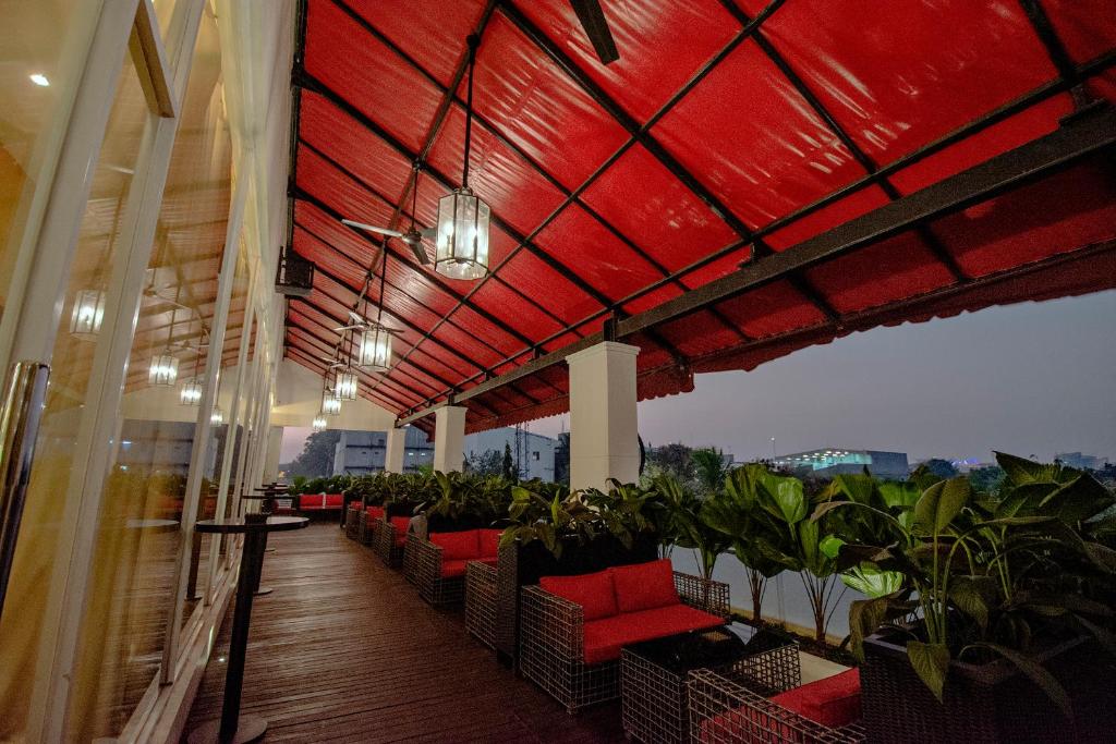 Balkón nebo terasa v ubytování Grand Zuri BSD City