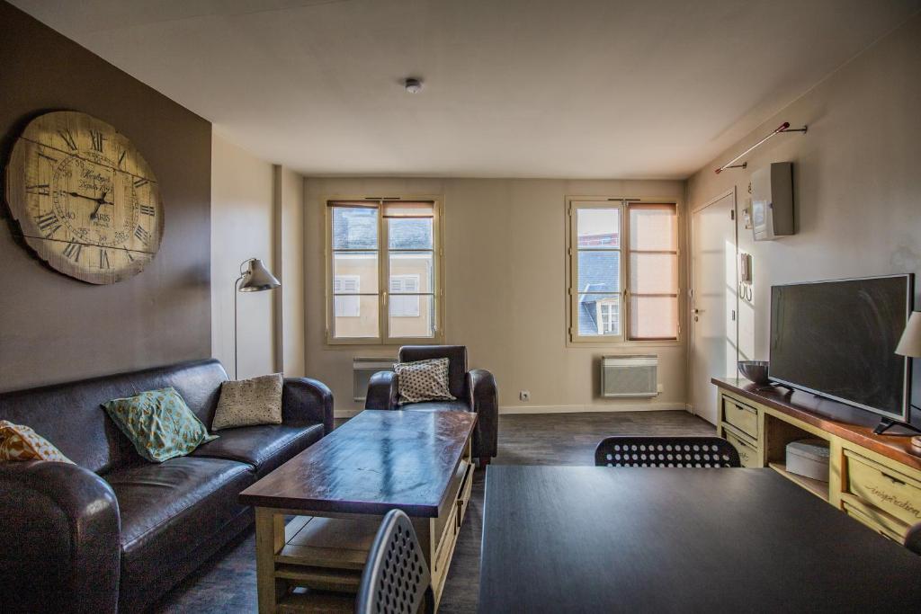 Appart'Hotel Saint-Michel - Two-Bedroom Apartment
