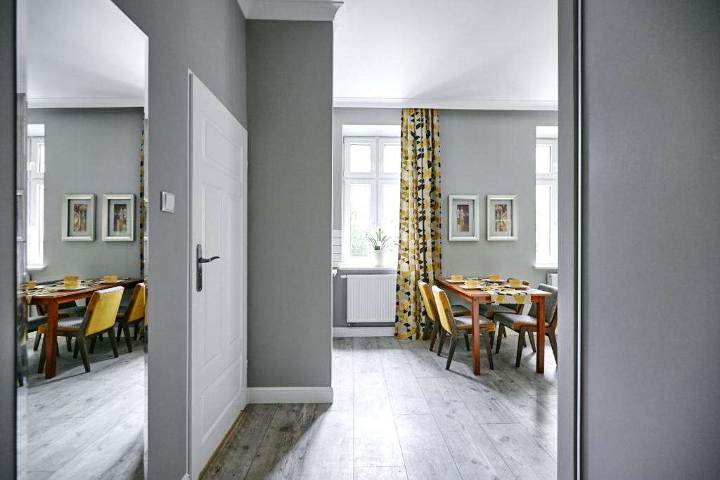 Żółty Apartament DE LUX dla 2 osób Chorzów Katowice - 一居室公寓