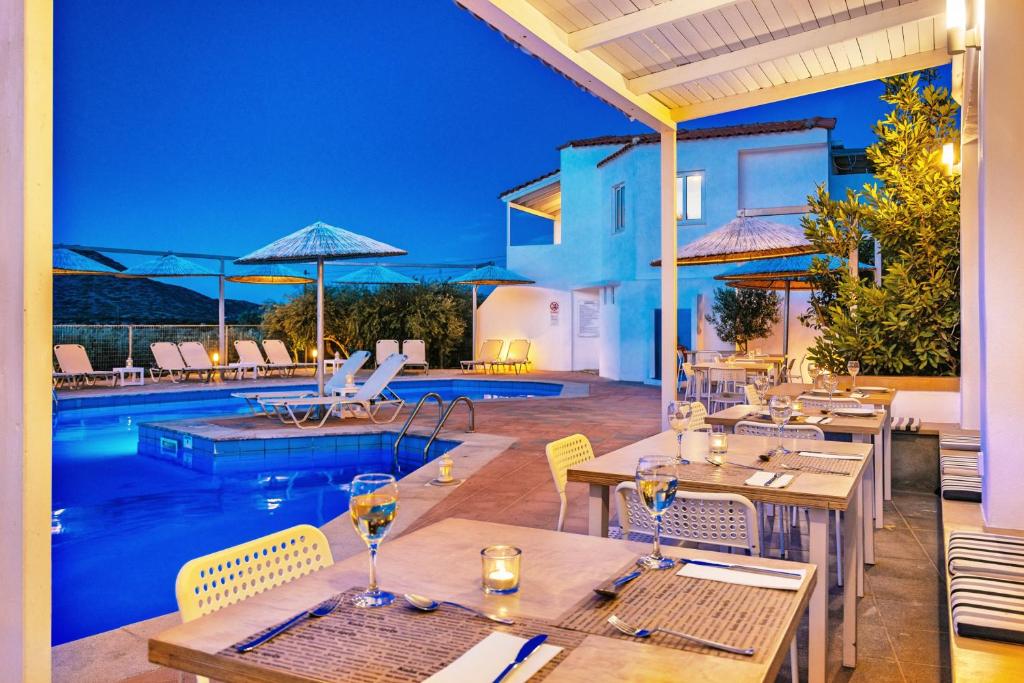 Bazén v ubytování Elounda Krini Hotel nebo v jeho okolí