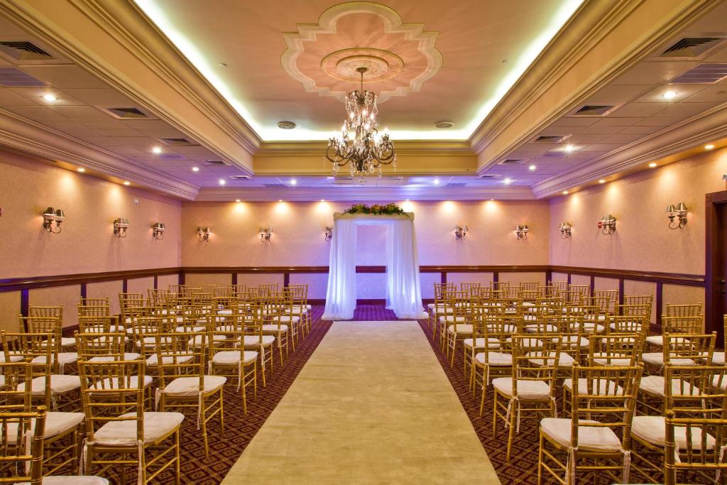 Holiday Inn Miami Beach-Oceanfront by IHG photo